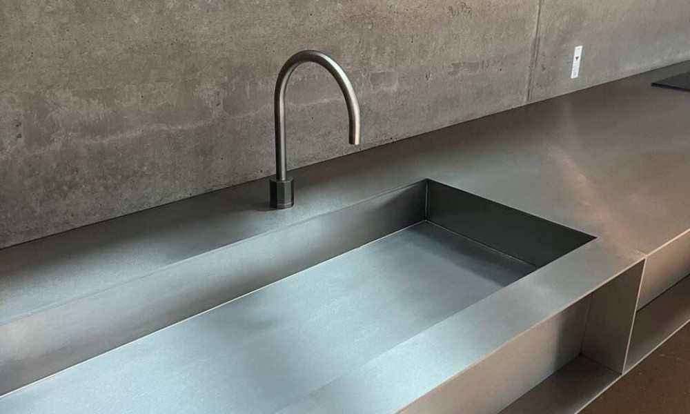 Kitchen in stainless steel made with a laser welder (HB Trapper)