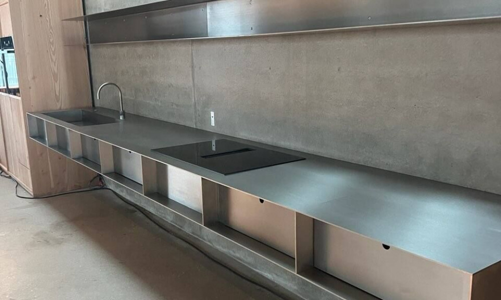 Kitchen in stainless steel made with a laser welder (HB Trapper)